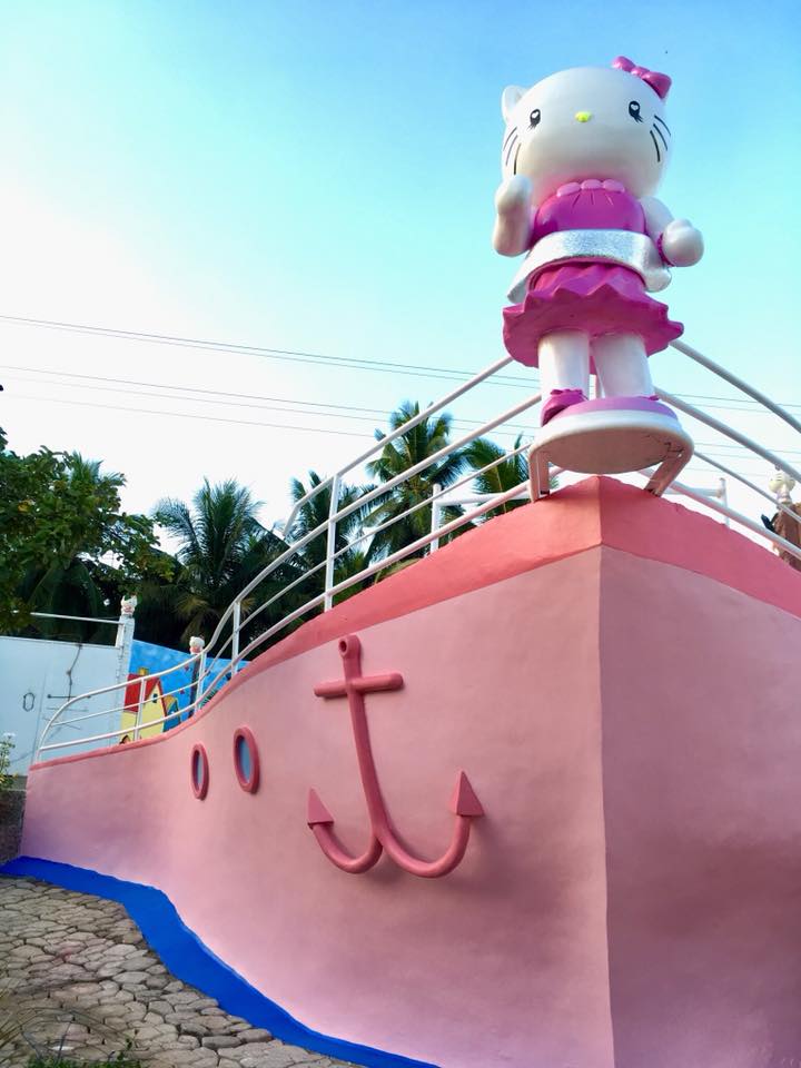 Hello Kitty Resort Boat Design