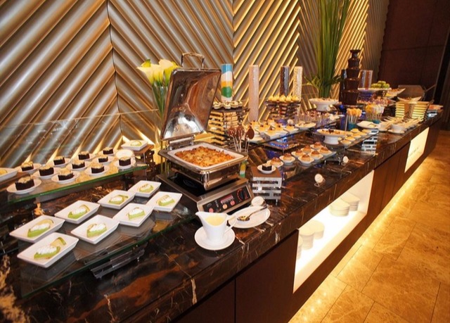 saffron breakfast buffet desserts